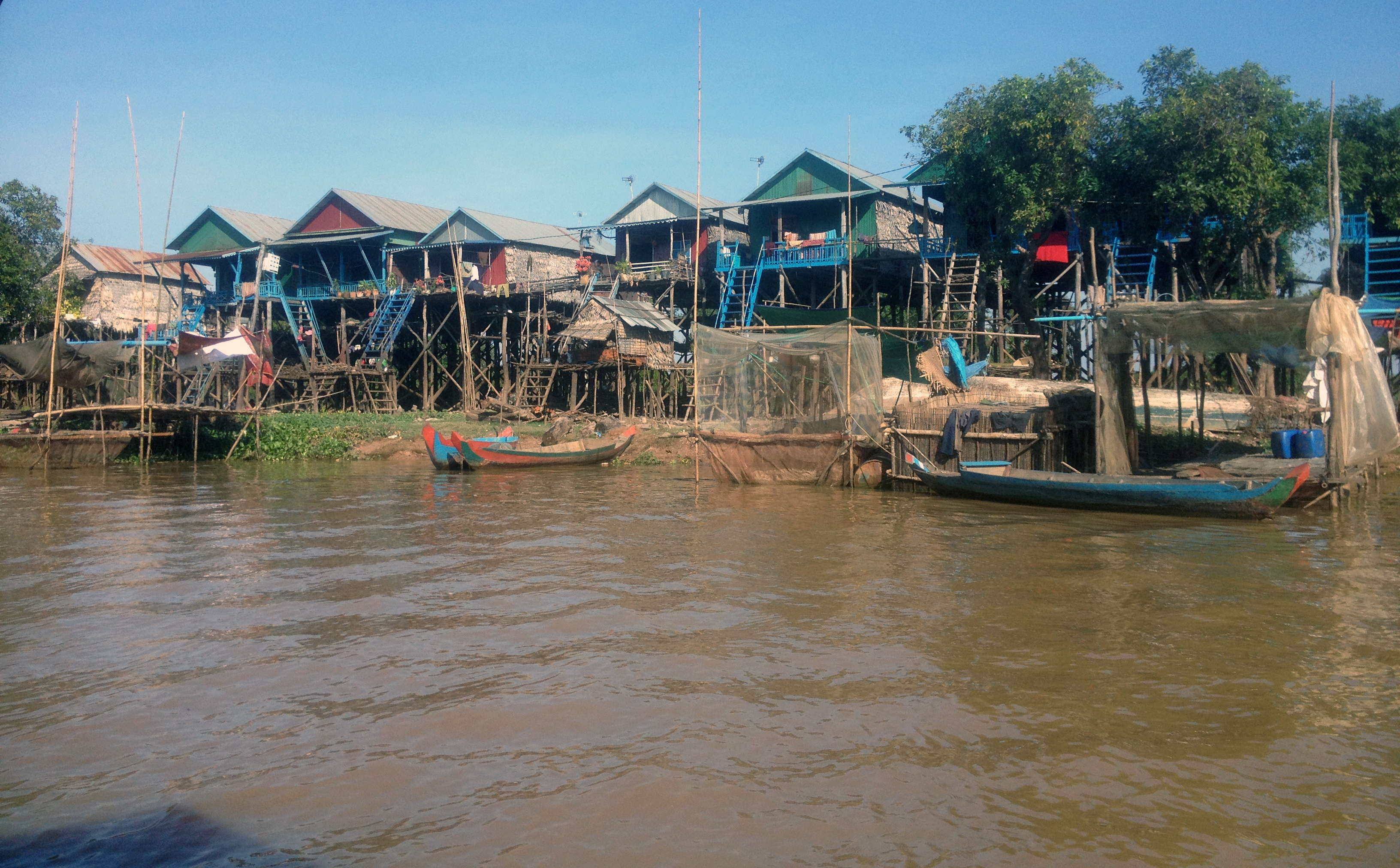 floating Cambodian village 