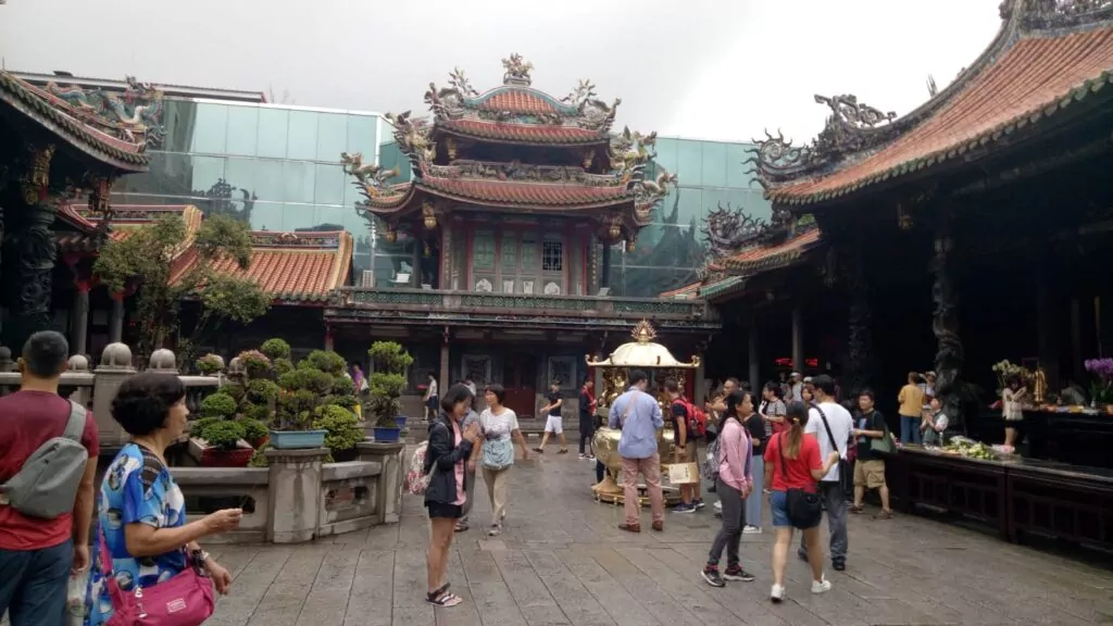מקדש לונג צ'אן בטיאיפיי טייוואן