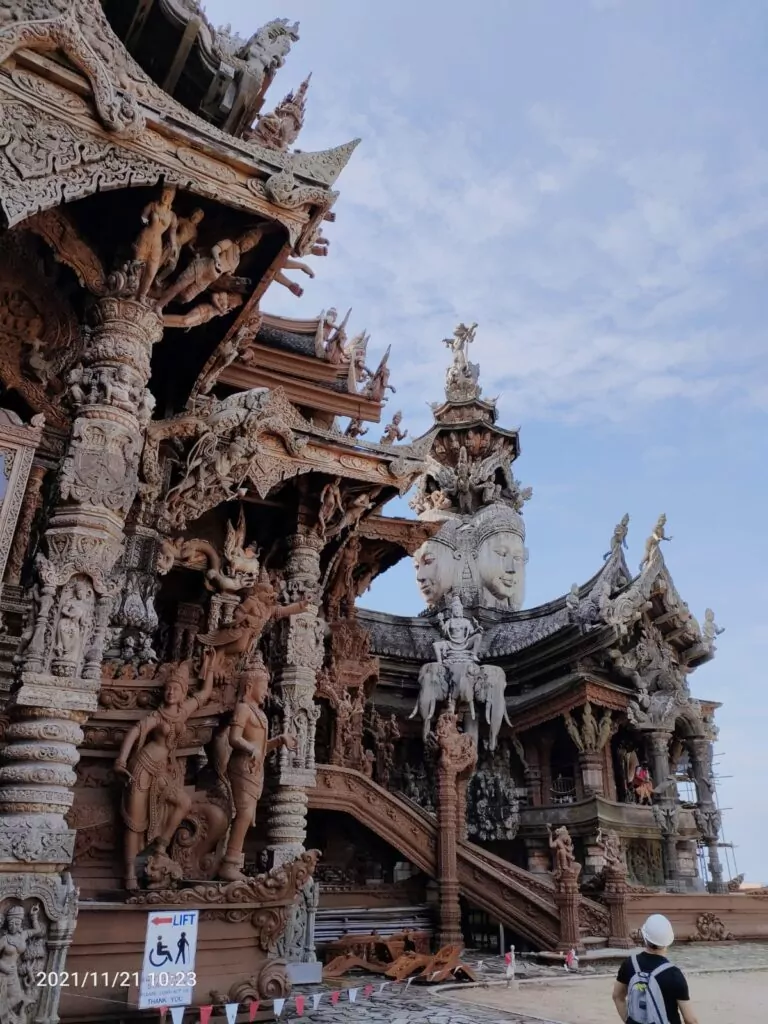 מוזיאון מקדש האמת בפאטייה תאילנד