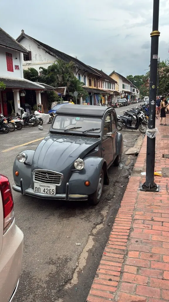 לואנג פרבנג לאוס
