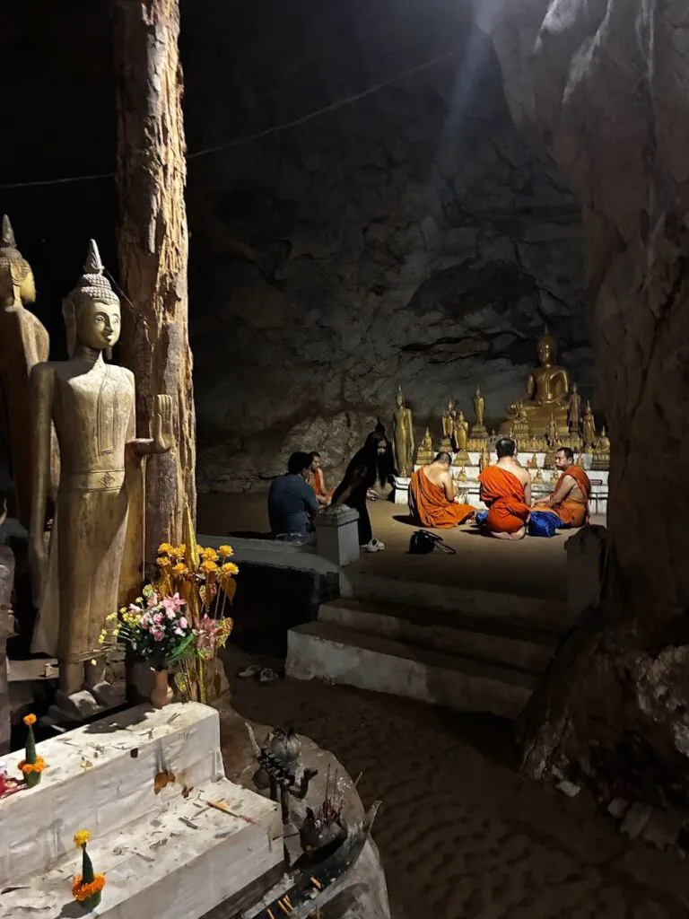 Tham Theung לאוס