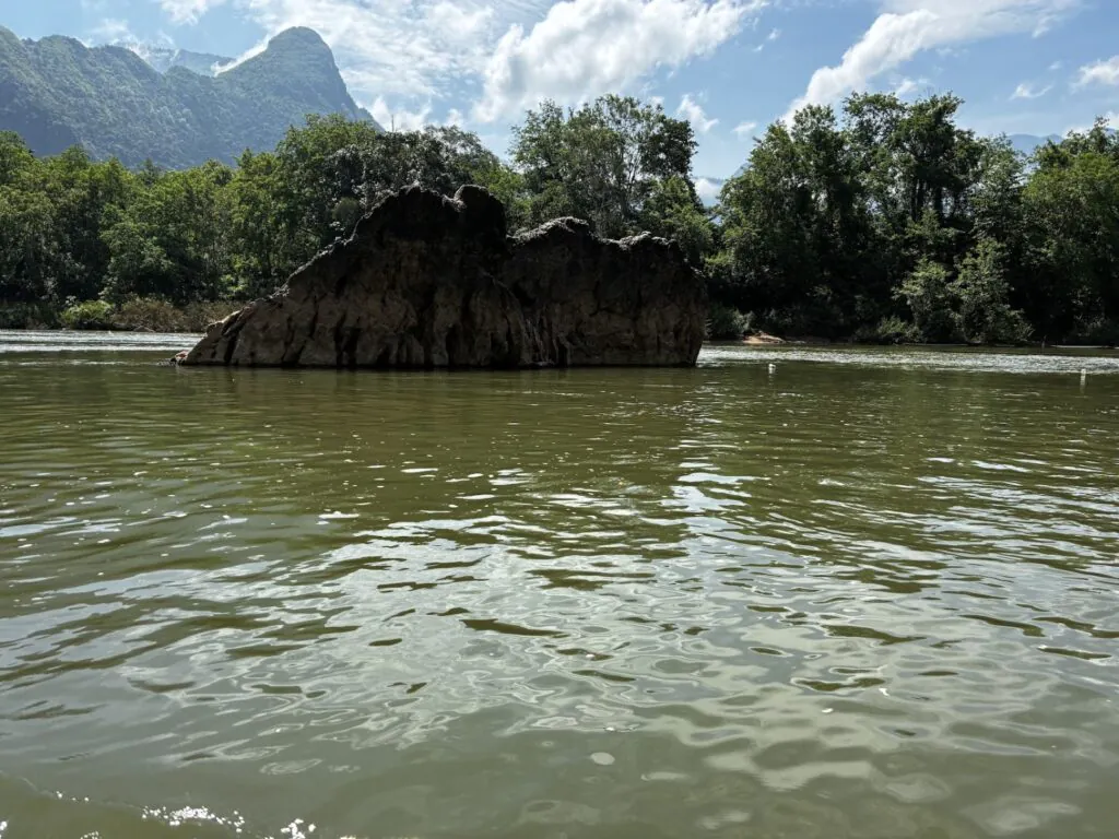 הפלגה לMuang Ngoy לאוס