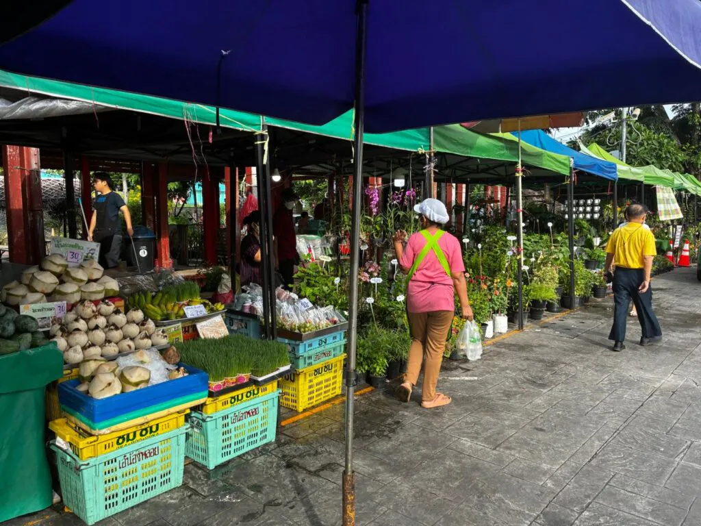   Taling Chan Floating Market