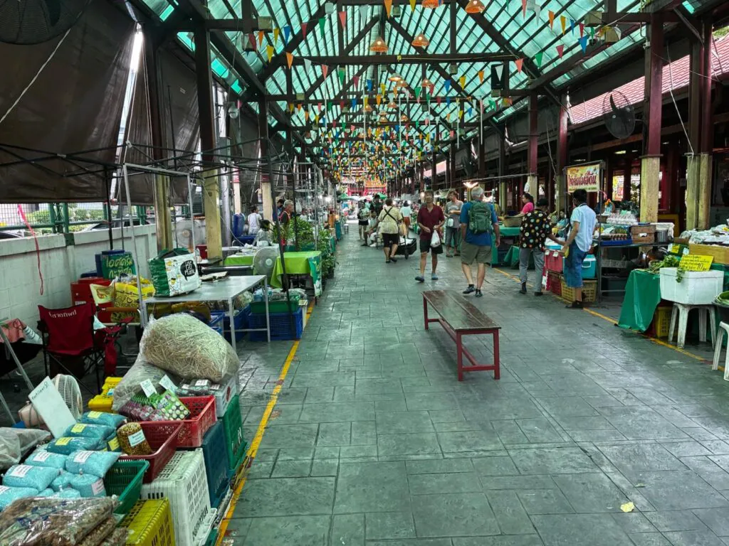   Taling Chan Floating Market