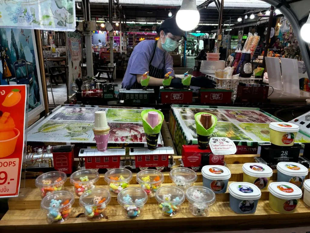 Klong Lat Mayom Floating Market