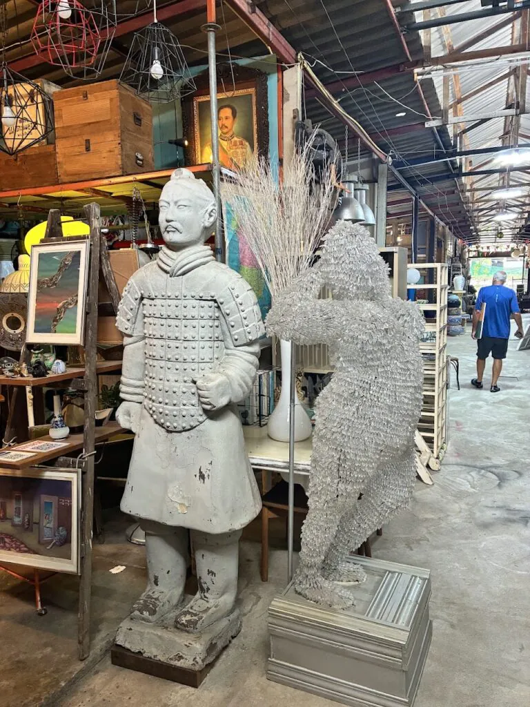 Sombat Gate market
