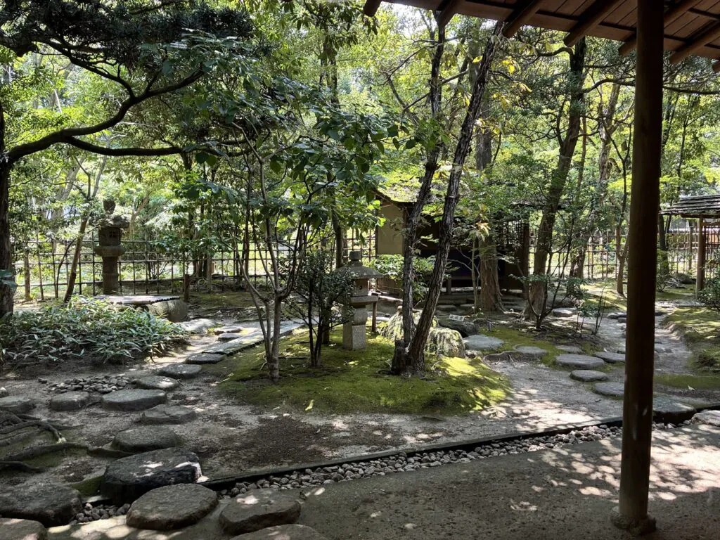 Rakusuien