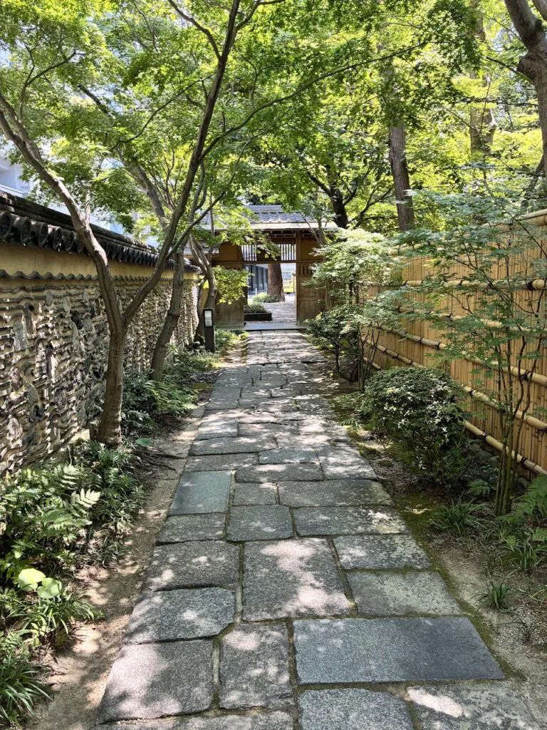 Rakusuien
