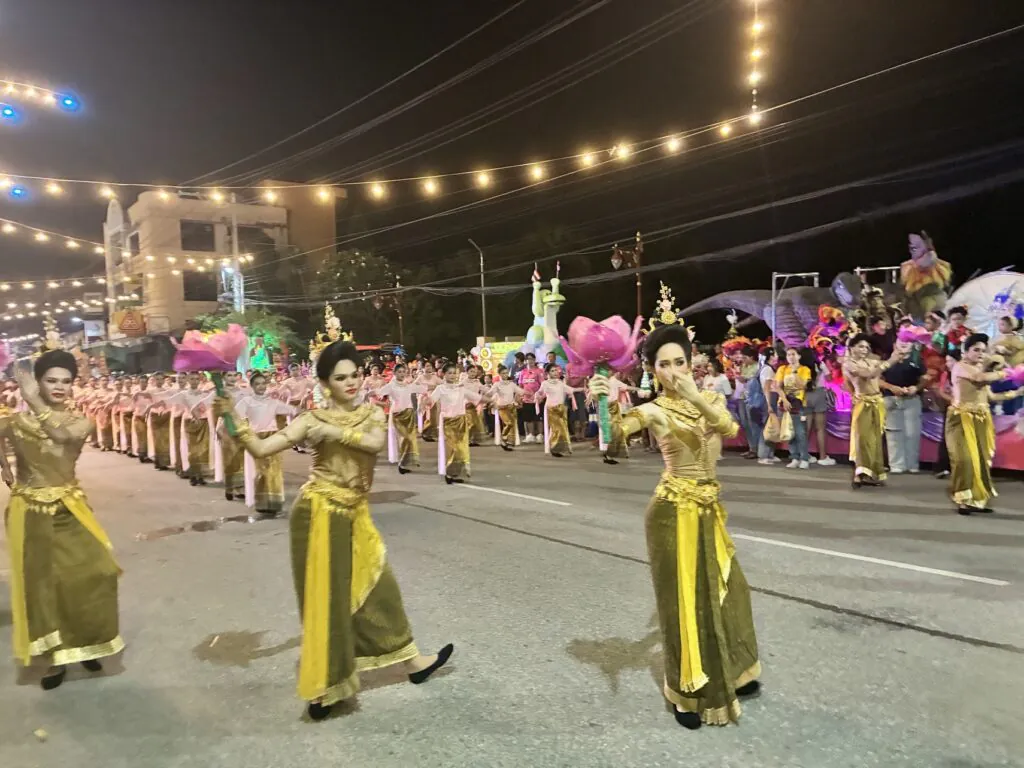 Um Phra Dam Nam Festival