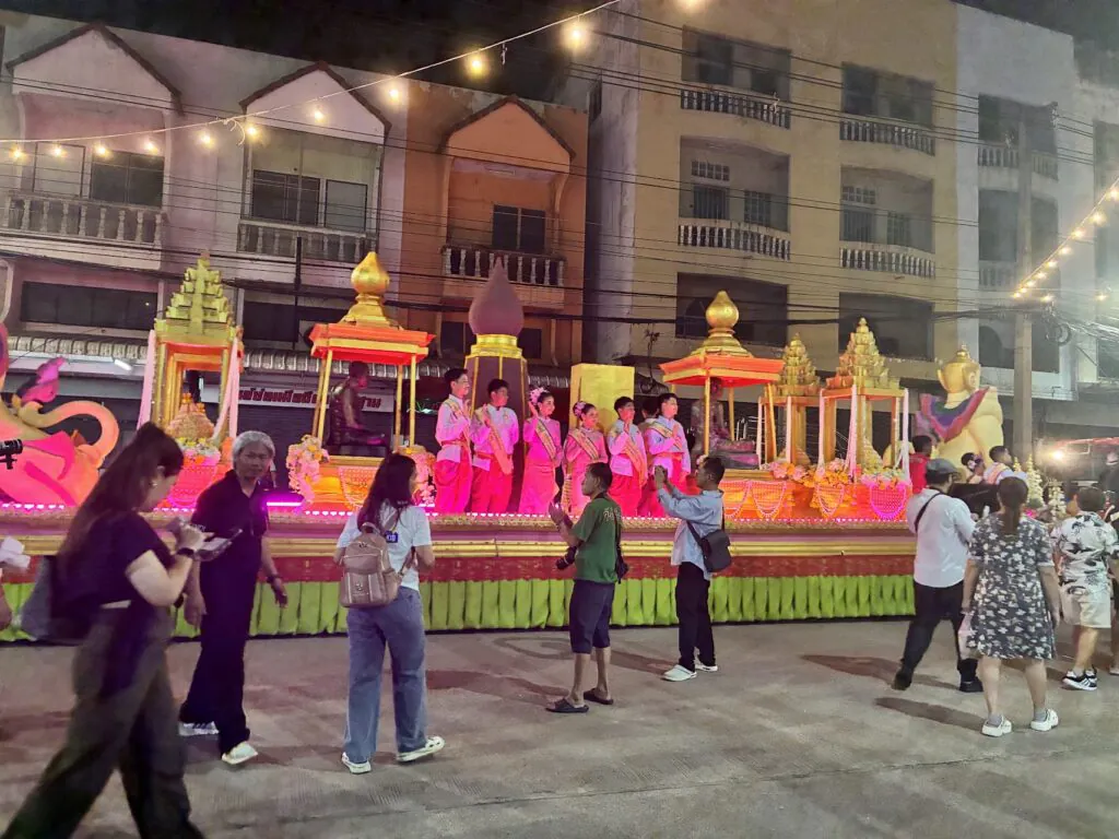 Um Phra Dam Nam Festival