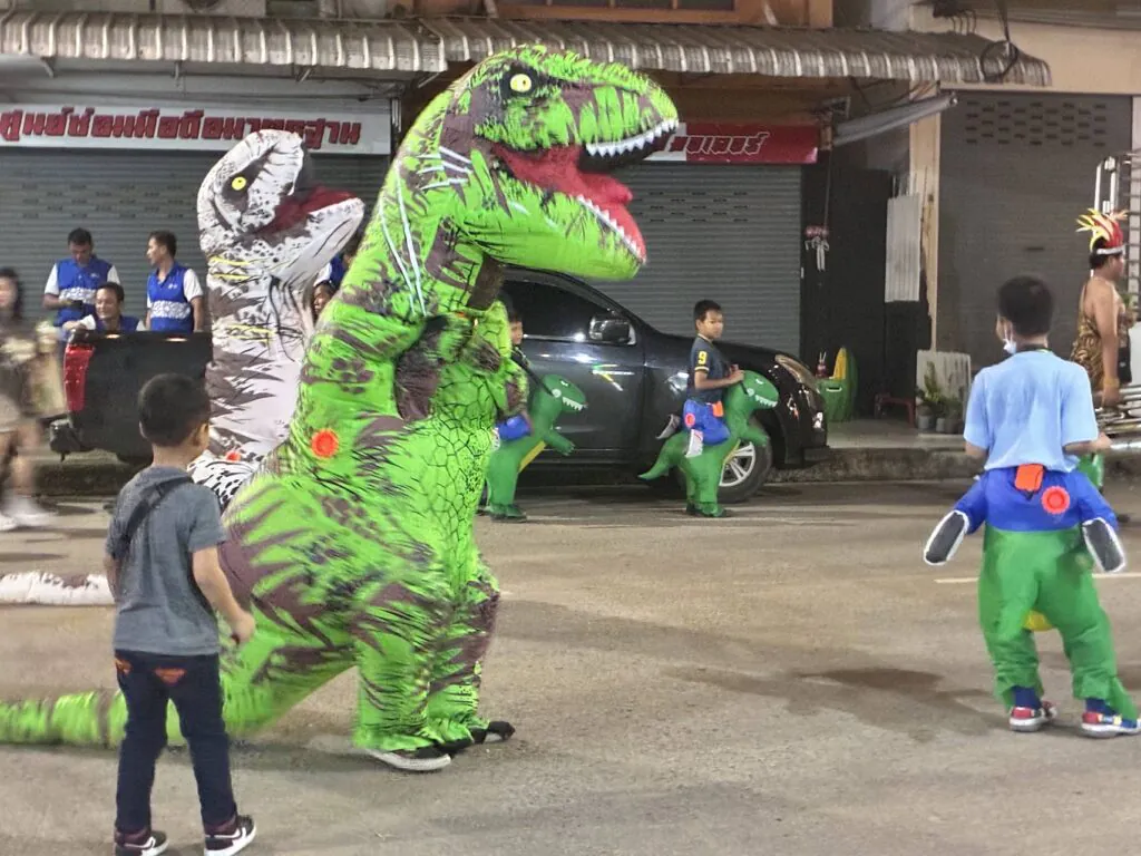 Um Phra Dam Nam Festival