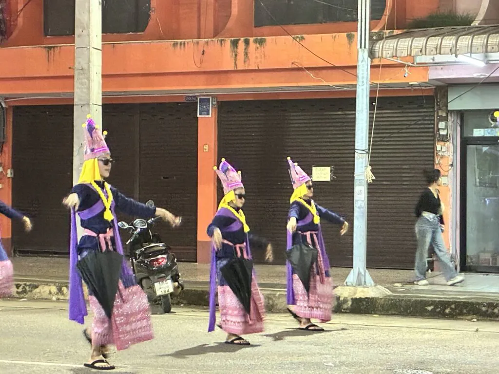 Um Phra Dam Nam Festival