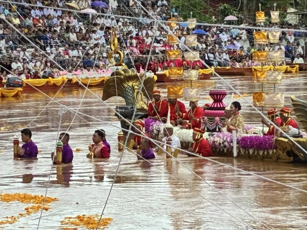 Um Phra Dam Nam Festival