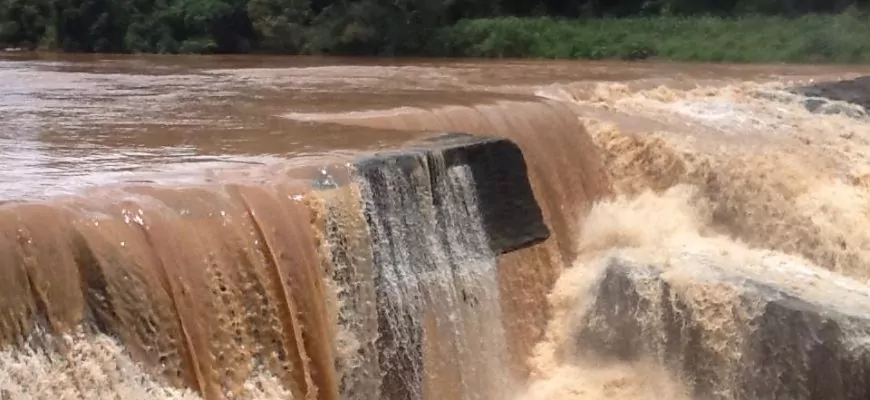 על המים הטובים והמים הרעים בתאילנד – מילון המים הכמעט שלם בתאית: