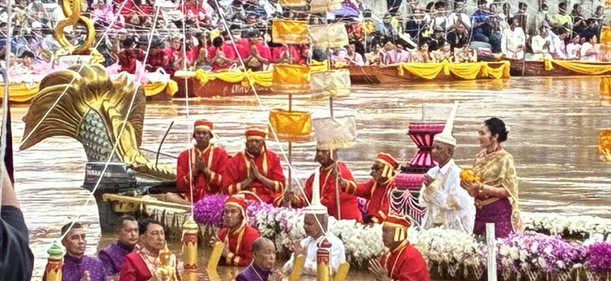 פסטיבל משגע ב- Phetachabun וטיול ב- Khao Kho