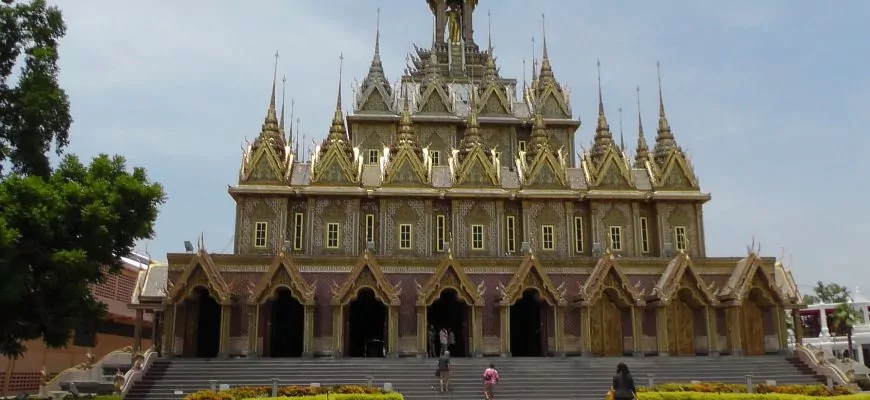 מקדשים בתאילנד – איים של שלווה