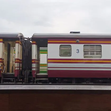 ברכבת לקנצ'נבורי